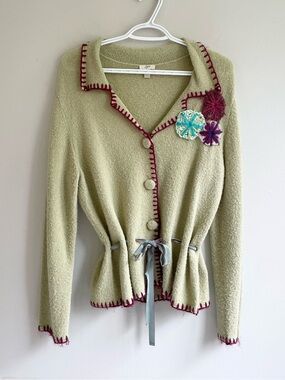 J. JILL GREEN WOOL MOHAIR BLEND SWEATER EMBROIDERED FLOWERS TIE BELT BUTTONS